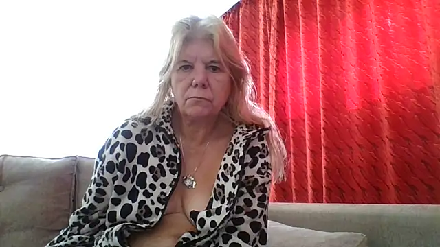 Snapshot of TrustfulVampire1 chatting on 18, 1, 2025 TrustfulVampire1 online show from 18, 1, 2025