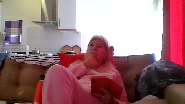 Snapshot of TrustfulVampire1 chatting on 3, 12, 2025 TrustfulVampire1 online show from 3, 12, 2025