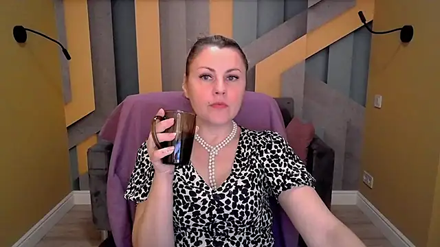 Snapshot of Candy_Long chatting on 8, 11, 2025 Candy Long online show from 8, 11, 2025