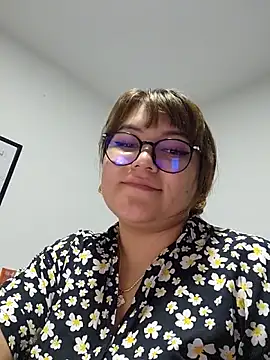 Sakura 0505 online show from 2, 10, 2025