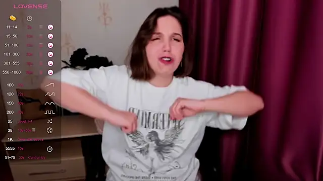 KindHazelHere  online show from 24, 2, 2025