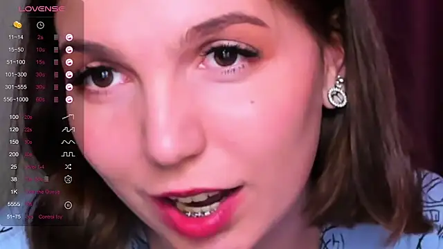 KindHazelHere  online show from 12, 3, 2025