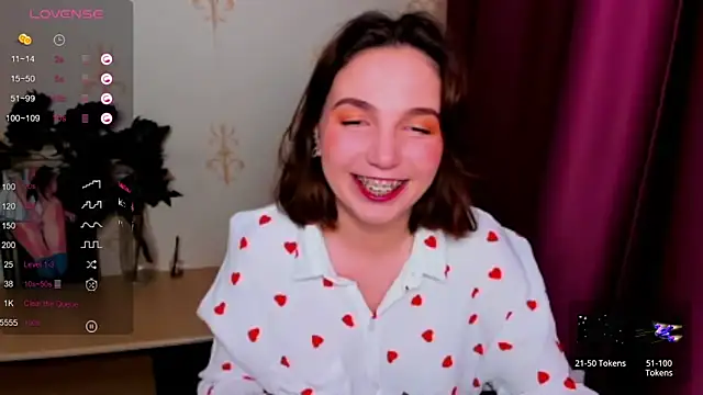 KindHazelHere  online show from 8, 9, 2025