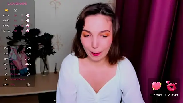 KindHazelHere  online show from 10, 9, 2025