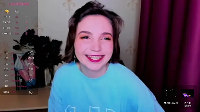 KindHazelHere  online show from 28, 9, 2025