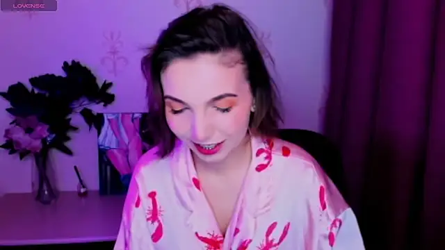 KindHazelHere  online show from 15, 10, 2025