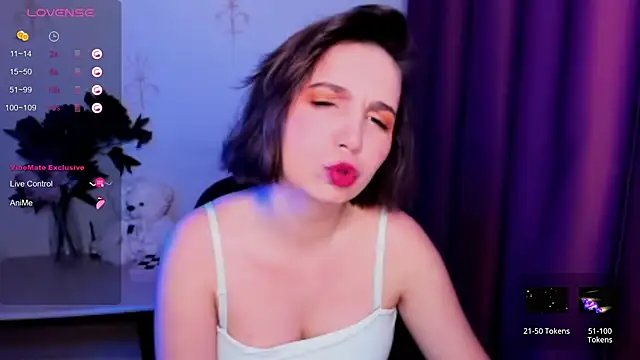 KindHazelHere  online show from 12, 11, 2025