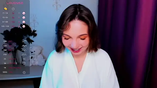 KindHazelHere  online show from 18, 11, 2025