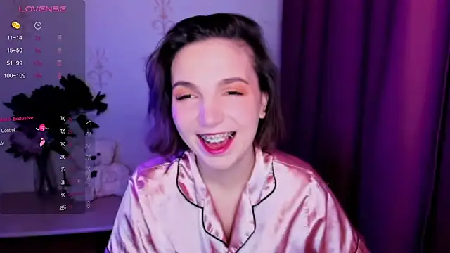 KindHazelHere  online show from 19, 11, 2025