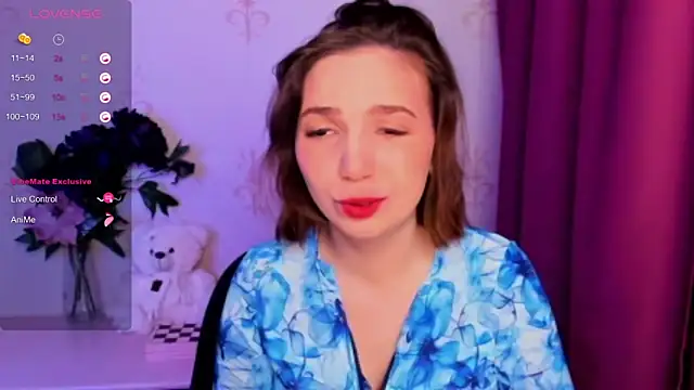 KindHazelHere  online show from 15, 1, 2026