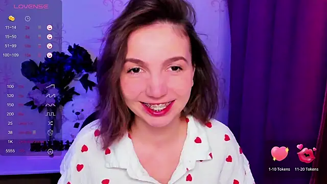 KindHazelHere  online show from 13, 2, 2026