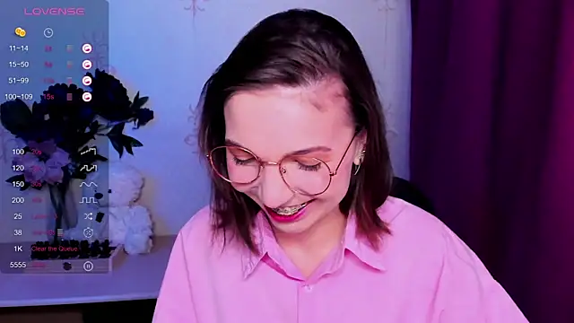 KindHazelHere  online show from 8, 3, 2026