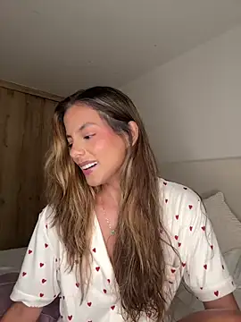 Bella cutte  online show from 6, 11, 2025