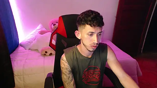 Snapshot of stevenSEX123 chatting on 6, 12, 2024 stevenSEX123 online show from 6, 12, 2024