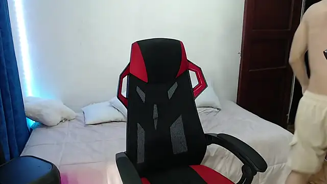 Snapshot of stevenSEX123 chatting on 8, 2, 2025 stevenSEX123 online show from 8, 2, 2025