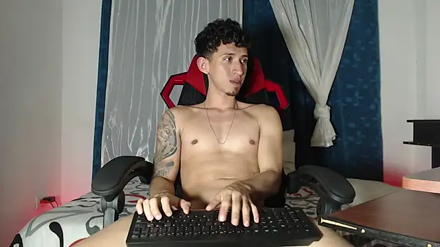 Snapshot of stevenSEX123 chatting on 8, 11, 2025 stevenSEX123 online show from 8, 11, 2025