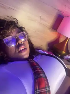  nickypurple  online show from 5, 3, 2025