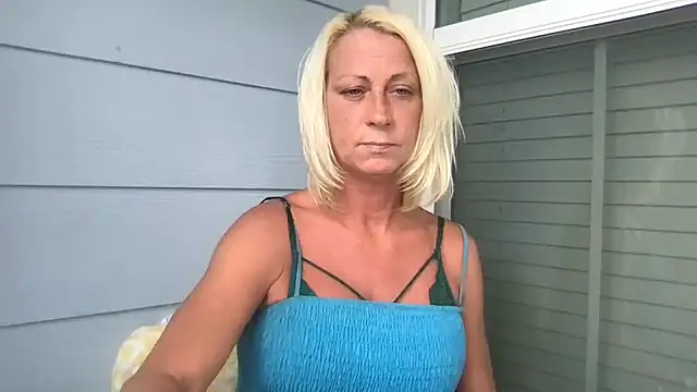 Snapshot of TiffaneyLove chatting on 13, 7, 2026 TiffaneyLove online show from 13, 7, 2026
