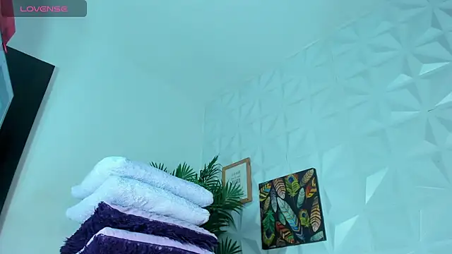 Hellen Sky online show from 8, 9, 2025