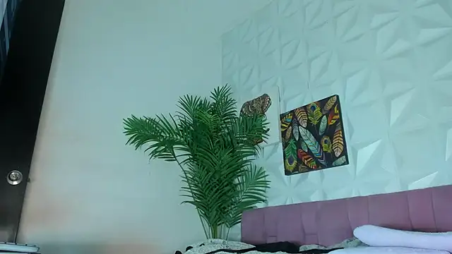 Hellen Sky online show from 31, 10, 2025