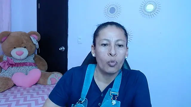 Snapshot of mature_martina chatting on 23, 1, 2025 mature martina online show from 23, 1, 2025