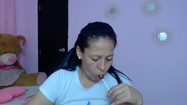 Snapshot of mature_martina chatting on 1, 2, 2025 mature martina online show from 1, 2, 2025