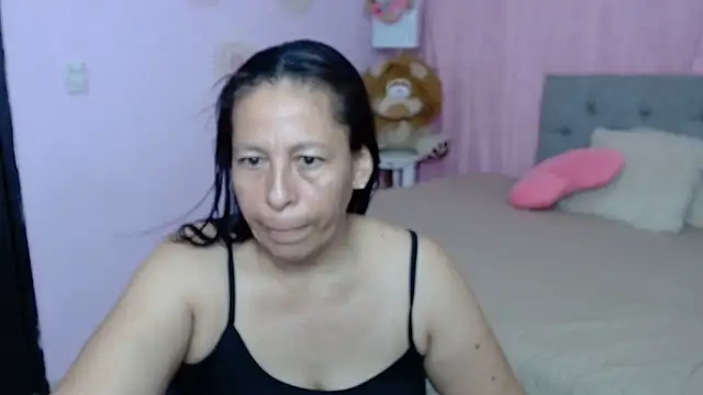 Snapshot of mature_martina chatting on 7, 10, 2025 mature martina online show from 7, 10, 2025