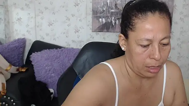 mature martina online show from 28, 6, 2026