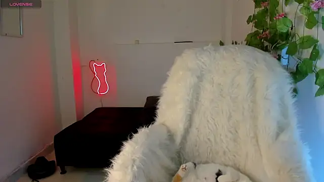 Nanami 19 online show from 5, 2, 2025