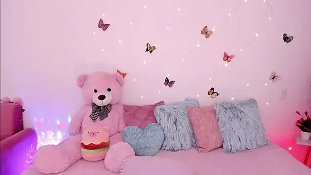 Zara uwu  online show from 3, 6, 2026