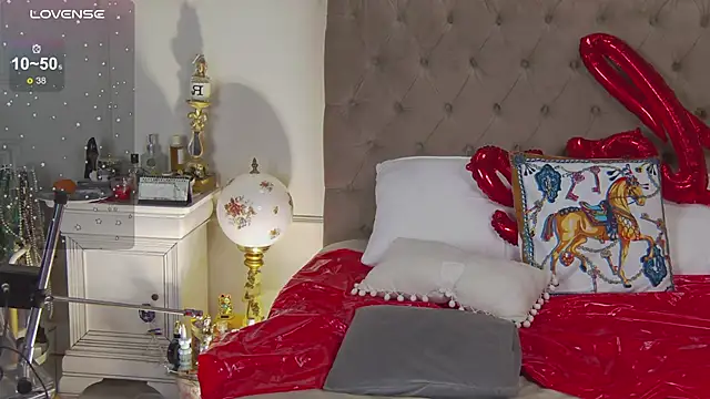 Denisse Perry online show from 12, 2, 2025