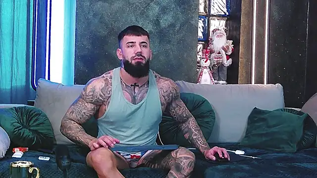 Snapshot of masterkingofmusclee chatting on 13, 12, 2024 masterkingofmusclee online show from 13, 12, 2024