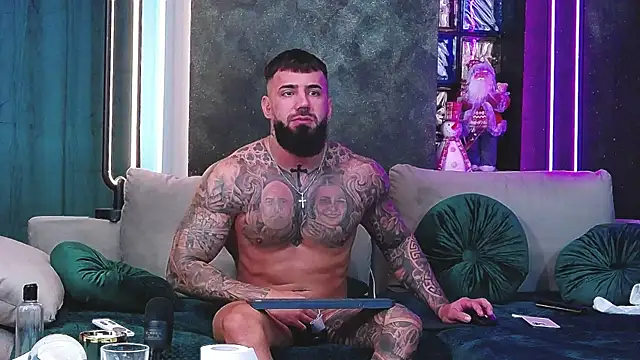 Snapshot of masterkingofmusclee chatting on 16, 12, 2024 masterkingofmusclee online show from 16, 12, 2024