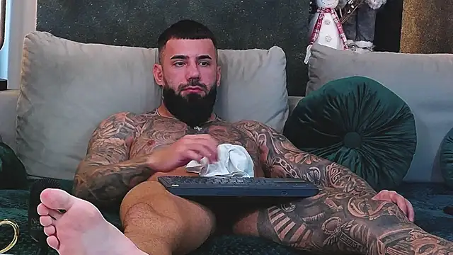 Snapshot of masterkingofmusclee chatting on 27, 12, 2024 masterkingofmusclee online show from 27, 12, 2024