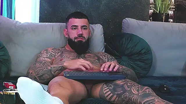 Snapshot of masterkingofmusclee chatting on 9, 1, 2025 masterkingofmusclee online show from 9, 1, 2025