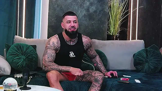 Snapshot of masterkingofmusclee chatting on 27, 1, 2025 masterkingofmusclee online show from 27, 1, 2025