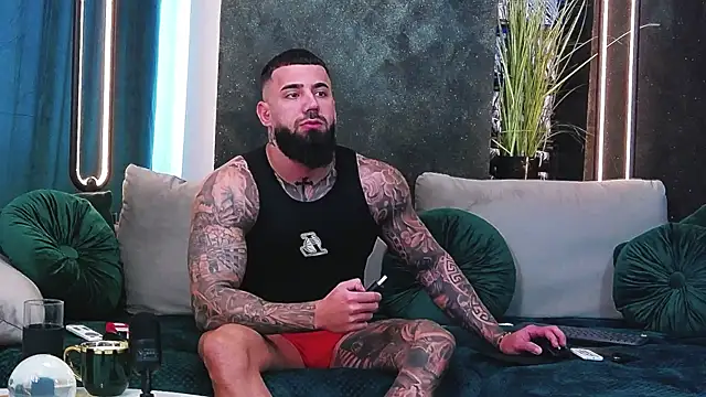 Snapshot of masterkingofmusclee chatting on 28, 1, 2025 masterkingofmusclee online show from 28, 1, 2025