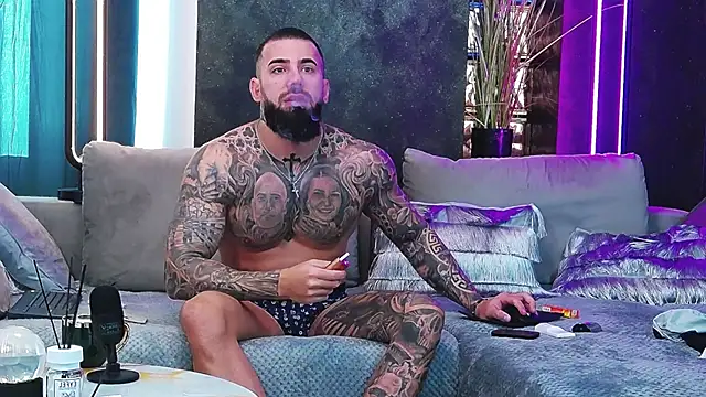 Snapshot of masterkingofmusclee chatting on 25, 2, 2025 masterkingofmusclee online show from 25, 2, 2025