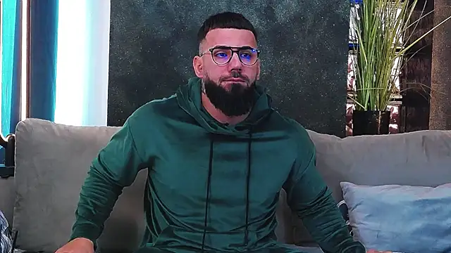 Snapshot of masterkingofmusclee chatting on 3, 3, 2025 masterkingofmusclee online show from 3, 3, 2025