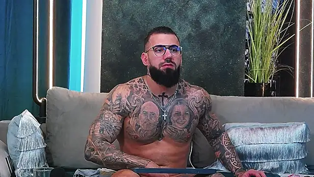 Snapshot of masterkingofmusclee chatting on 6, 3, 2025 masterkingofmusclee online show from 6, 3, 2025