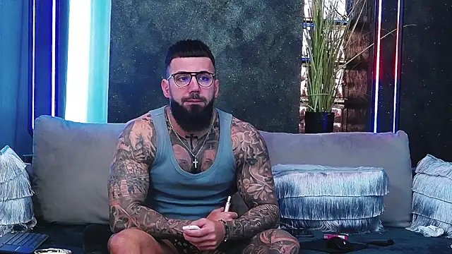 Snapshot of masterkingofmusclee chatting on 7, 3, 2025 masterkingofmusclee online show from 7, 3, 2025