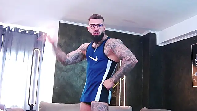 Snapshot of masterkingofmusclee chatting on 10, 3, 2025 masterkingofmusclee online show from 10, 3, 2025