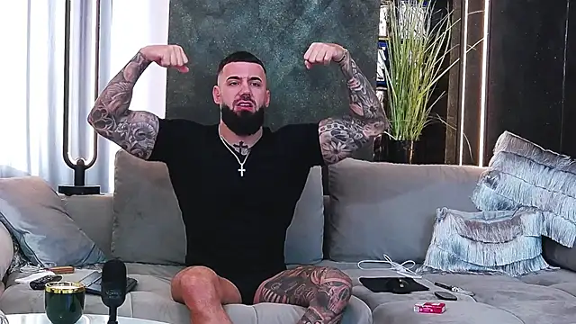 Snapshot of masterkingofmusclee chatting on 11, 3, 2025 masterkingofmusclee online show from 11, 3, 2025