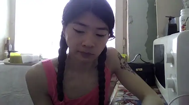 CarlyJoy online show from 11, 3, 2025