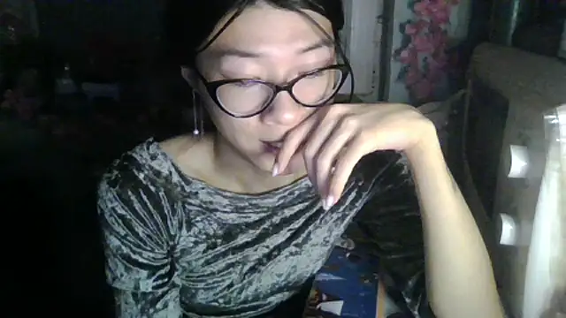 CarlyJoy online show from 18, 9, 2025