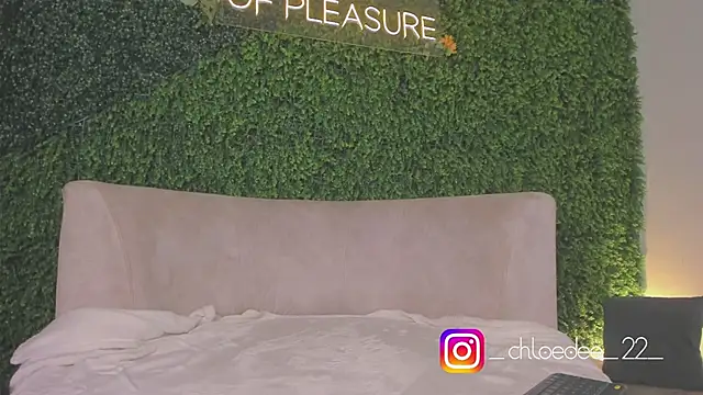 chloe d online show from 25, 9, 2025