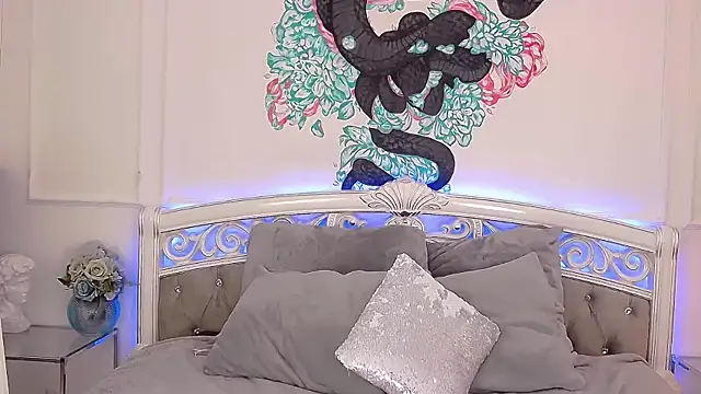 CrissyTaylor online show from 8, 12, 2024