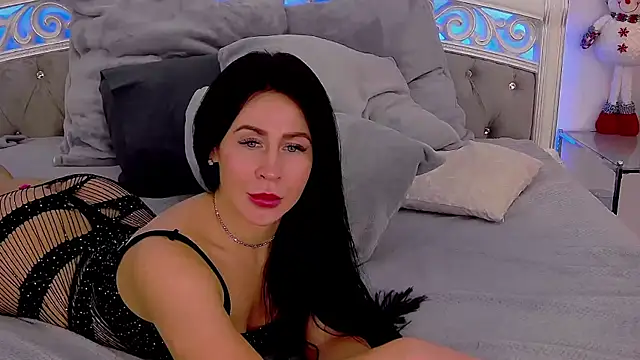 CrissyTaylor online show from 11, 1, 2025