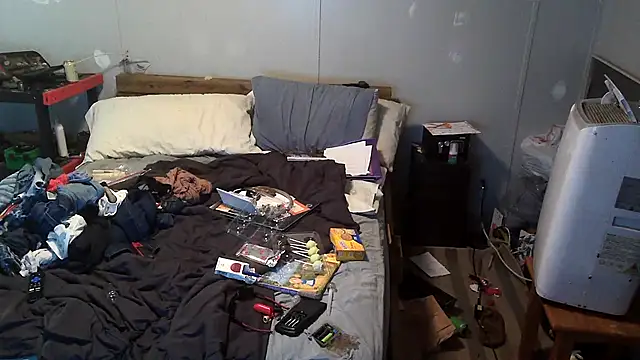 Bi curious86 online show from 25, 10, 2025