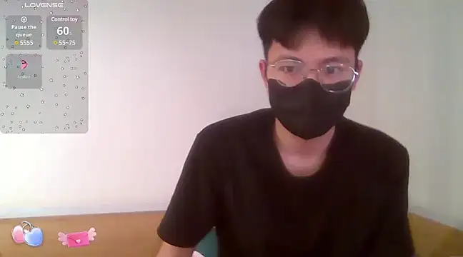 Gwencloudy online show from 4, 1, 2025